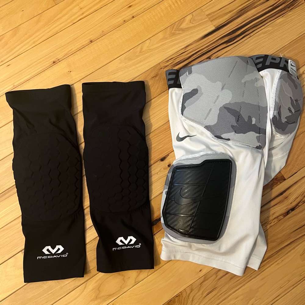 EUC Nike Youth Padded Football Shorts & McDavid Knee Pads